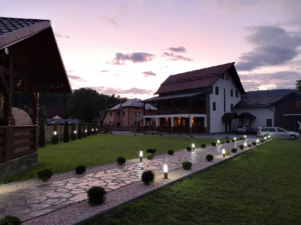 Pensiunea Casa Belvedere Pietrosu (moisei)
